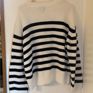 GAP Women's Black and White Striped Crewneck Sweater